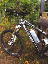 Lade das Bild in den Galerie-Viewer, Honeycomb Muster - Aufkleber